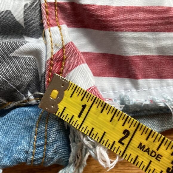 Harmony + Havoc Junior Cutoff Raw Hem Flag Jean Shorts Size 7 - Picture 10 of 10